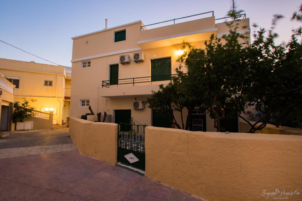 Pier Apartments Karpathos Town  Exterior photo